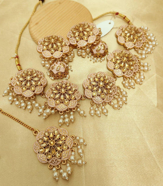 Royal Chokers