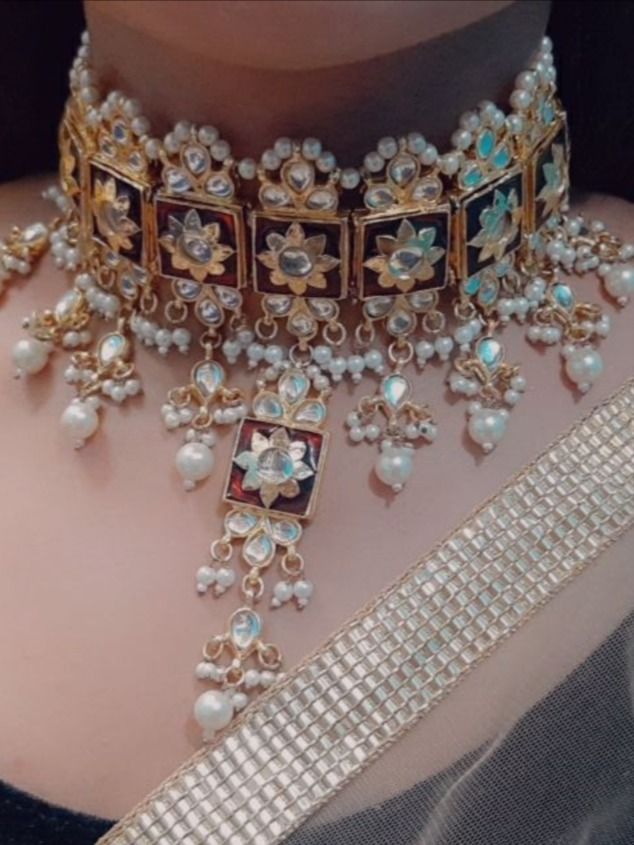Royal Chokers